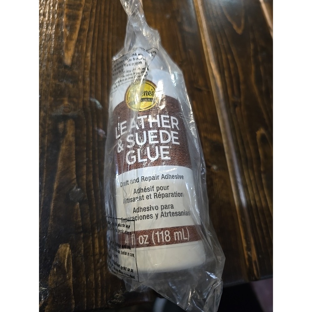 Aleene's15594 Leather & Suede Glue‎ 4oz
